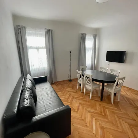 Apartamento Prijetno Stanovanje V Modernem Slogu